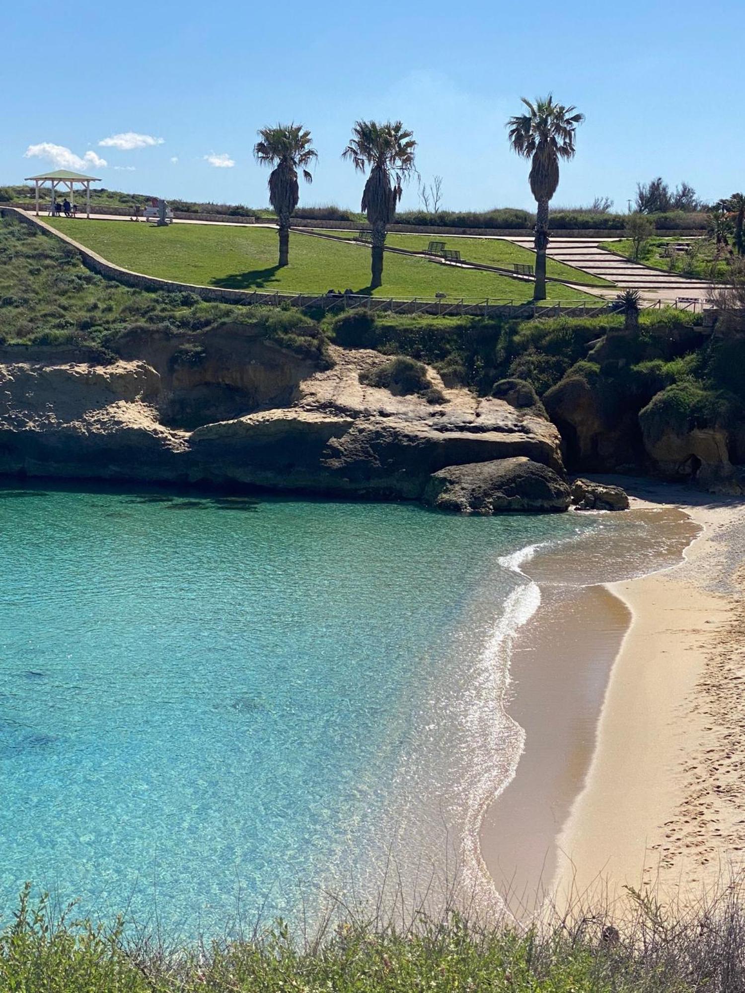 Taverna A 100 Mt Dal Mare Porto Torres Exterior foto